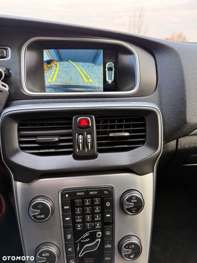 Volvo V40 D2 Drive-E Momentum - 9