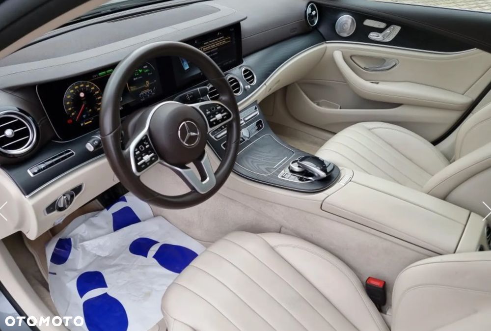 Mercedes-Benz Klasa E 300 de Exclusive - 9