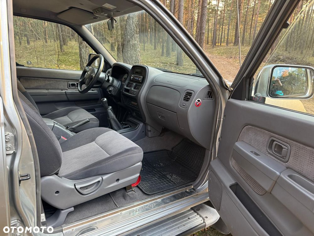 Nissan Navara - 25