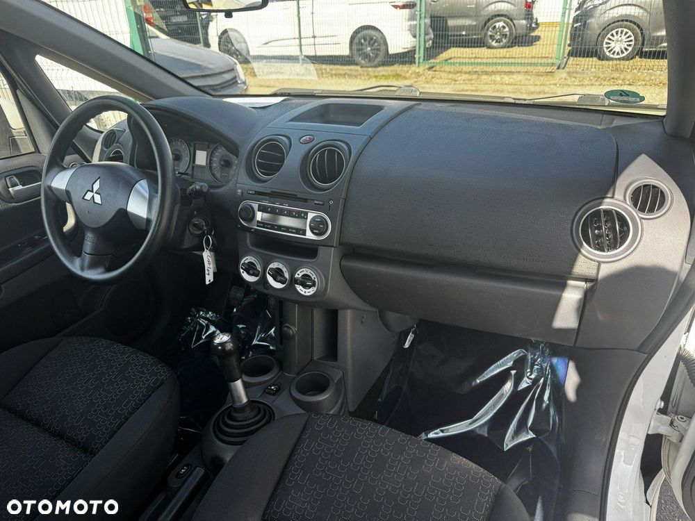 Mitsubishi Colt - 14