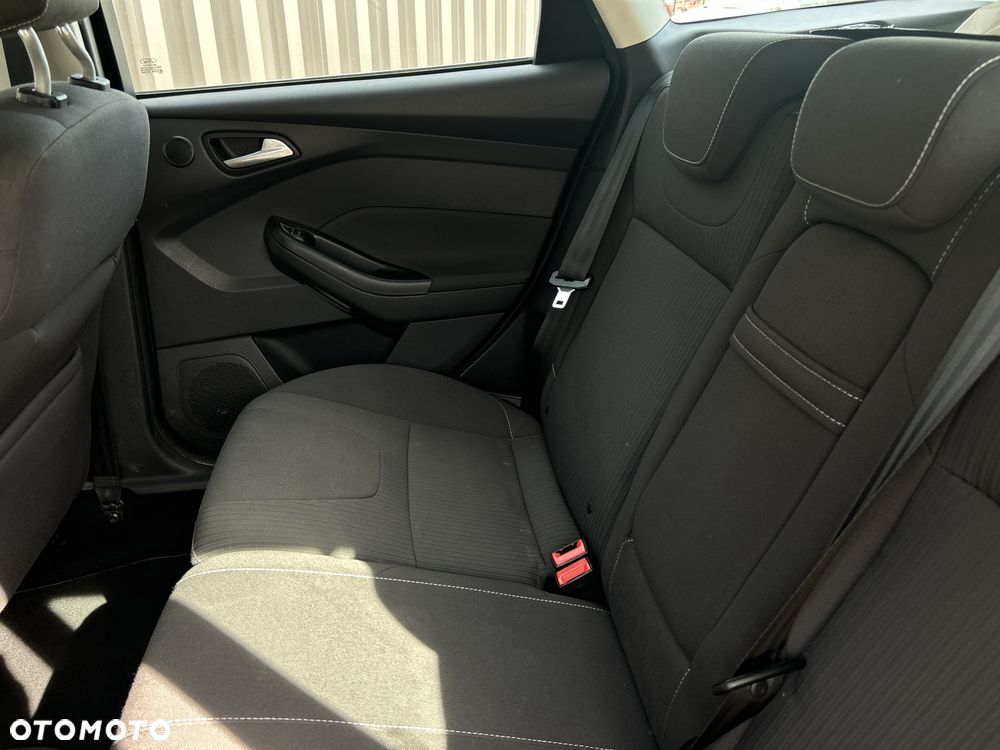 Ford Focus 1.6 EcoBoost Titanium - 24