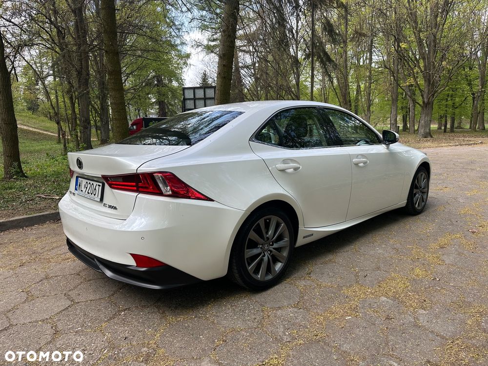 Lexus IS 300h Business - 3