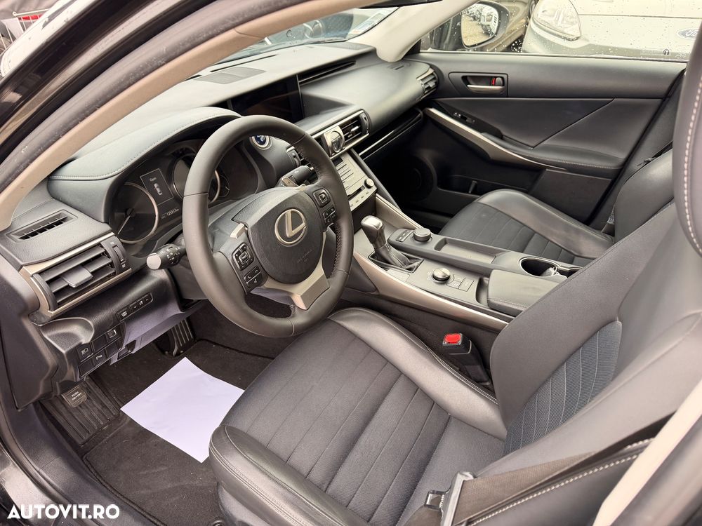 Lexus Seria IS Luxury Line - 10