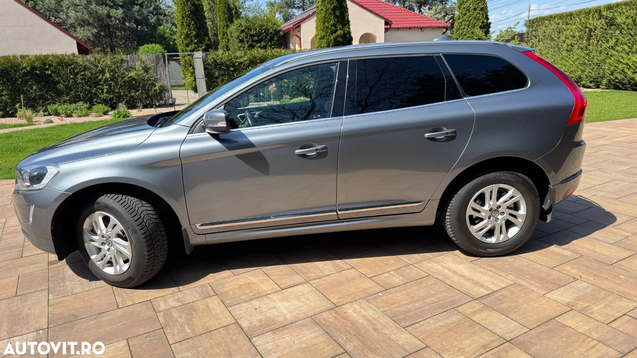Volvo XC 60 D4 AWD Geartronic Summum - 4