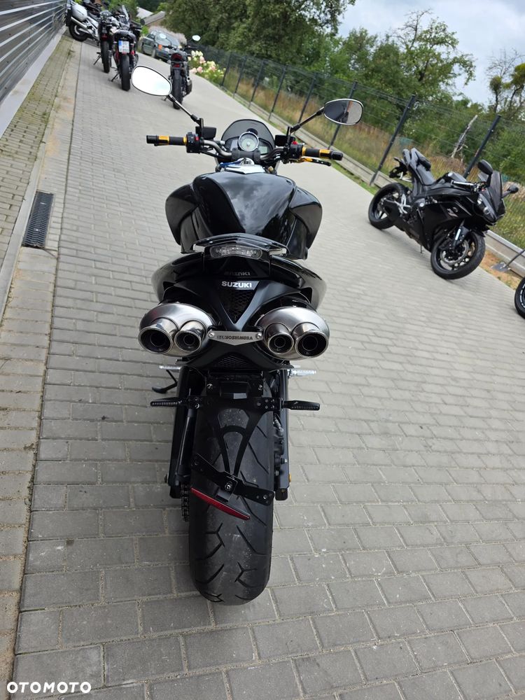 Suzuki GSX - 27