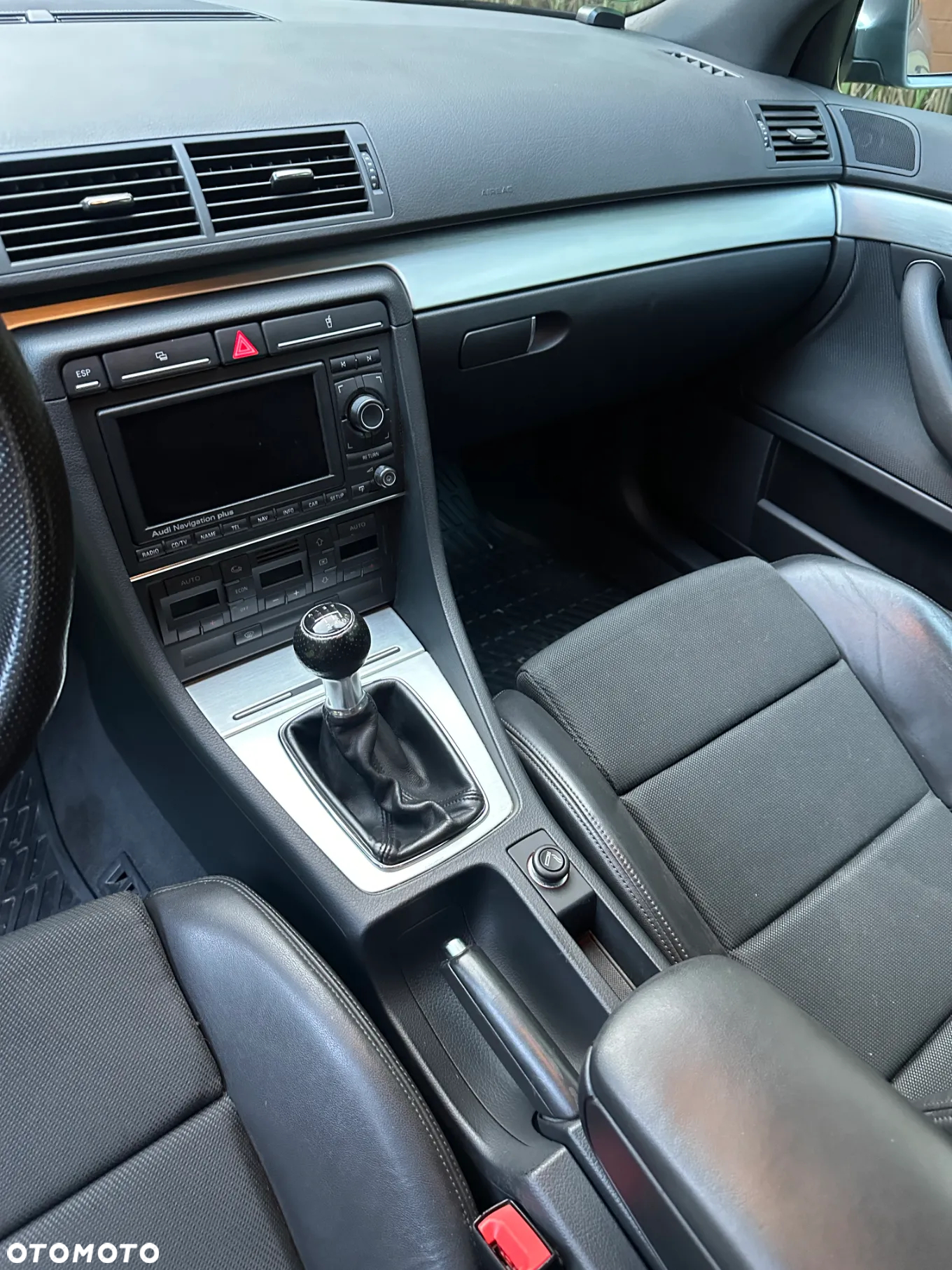Audi A4 2.0T FSI - 17