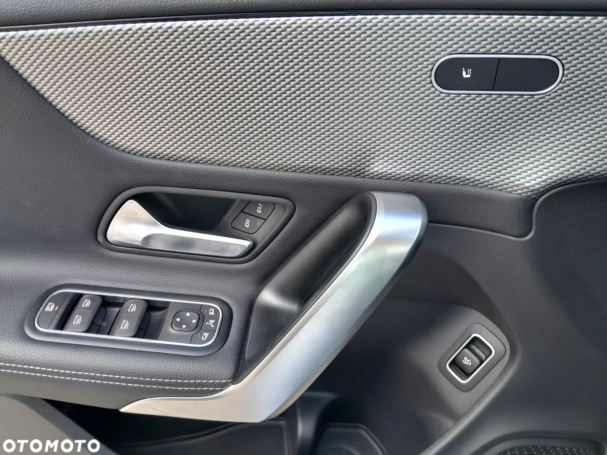 Mercedes-Benz CLA 180 7G-DCT - 14