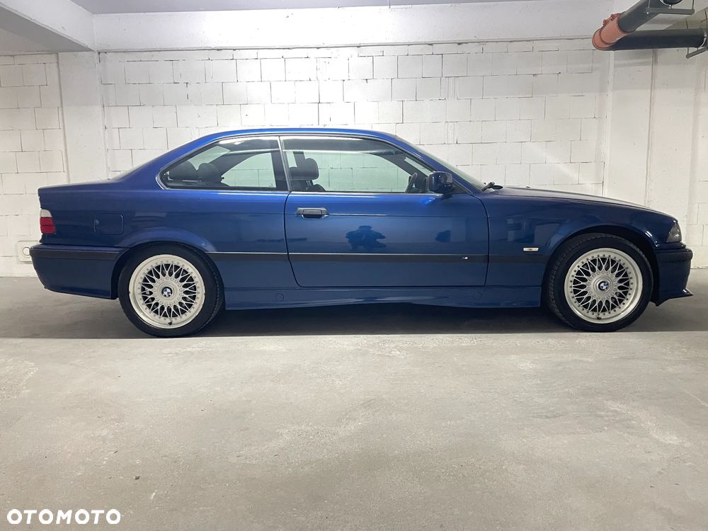 BMW Seria 3 323i - 7