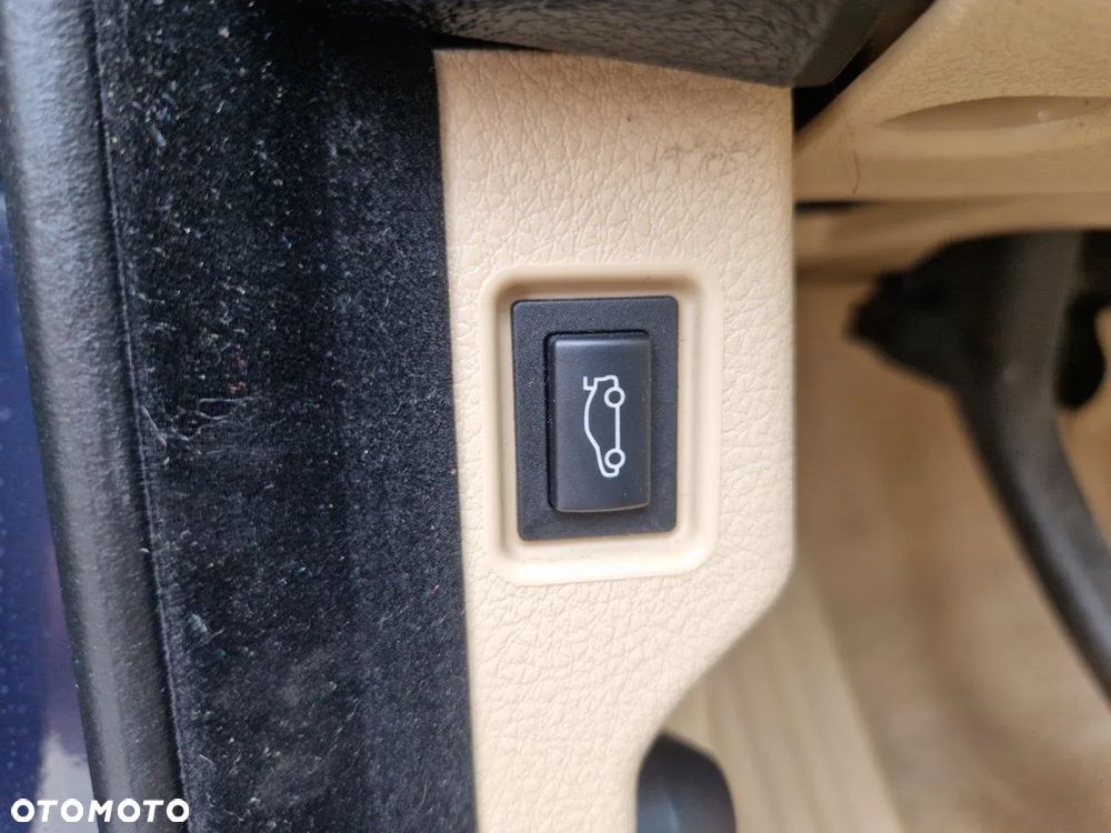 BMW Seria 5 520d - 39