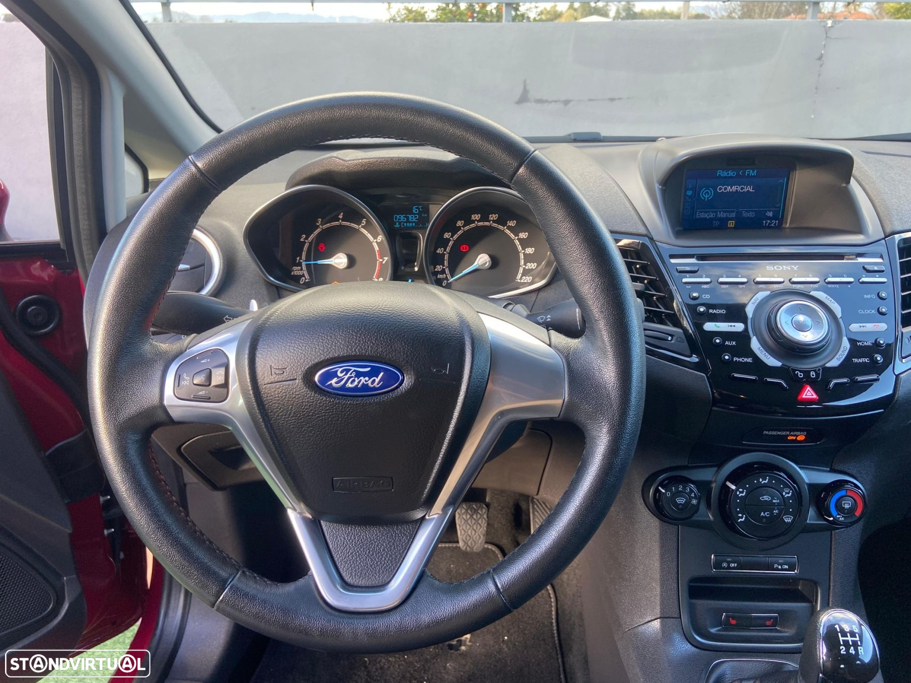 Ford Fiesta 1.0 EcoBoost S&S COOL&CONNECT - 10