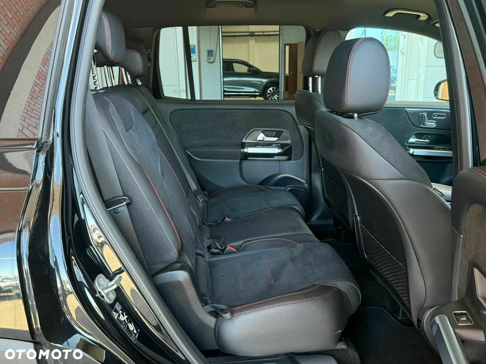 Mercedes-Benz GLB - 13