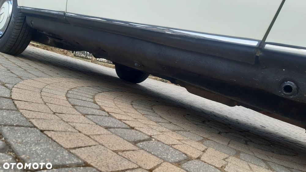 Mercedes-Benz W123 - 25