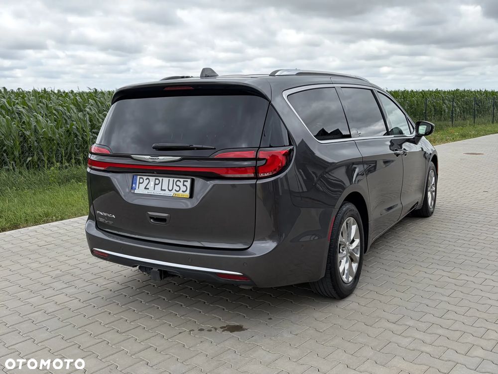 Chrysler Pacifica - 5