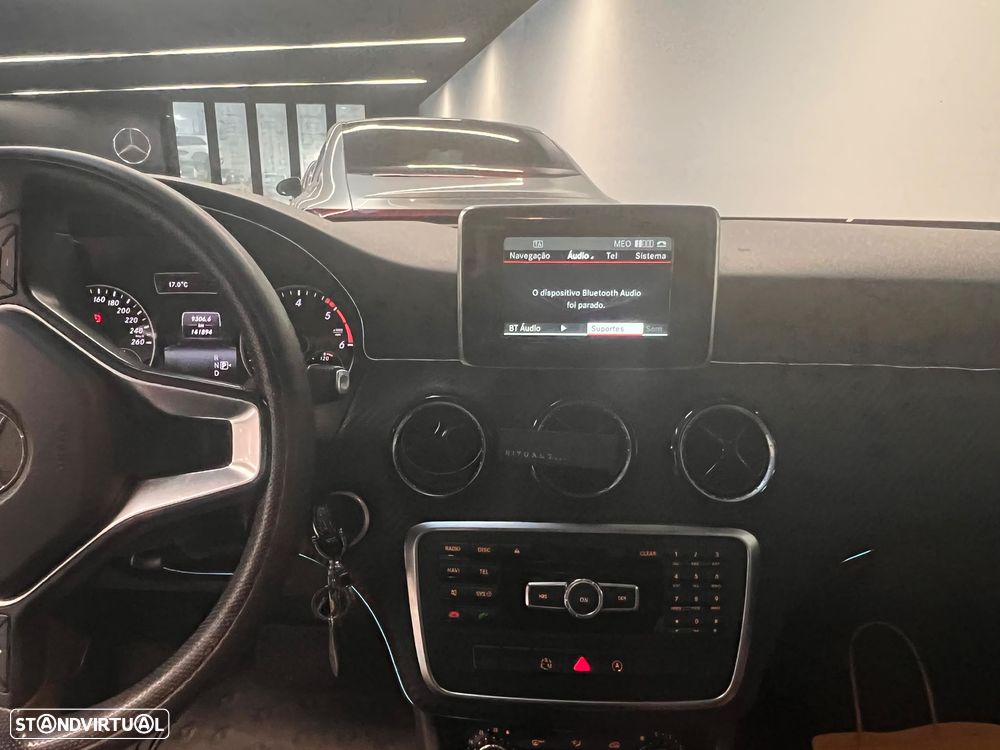 Mercedes-Benz GLA 180 - 2