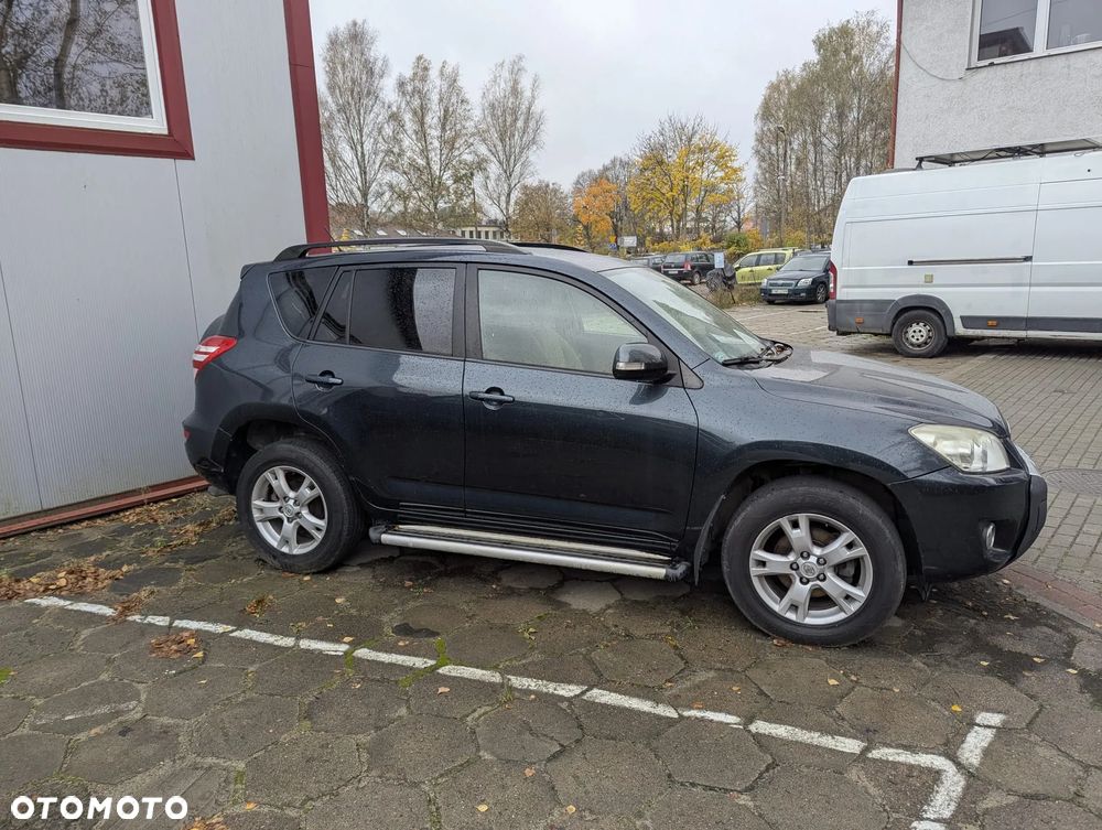 Toyota RAV4 ver-2-2-d--4d-sol - 3