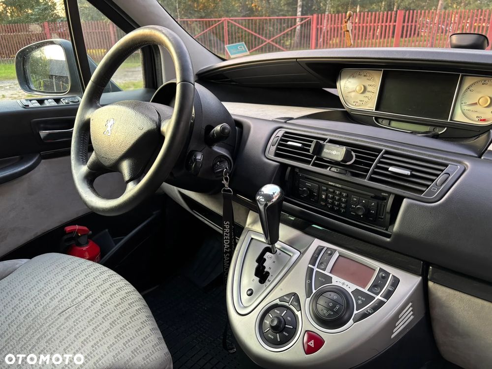 Peugeot 807 HDi 170 Bi-Turbo Automatik Platinum Pullmann - 25