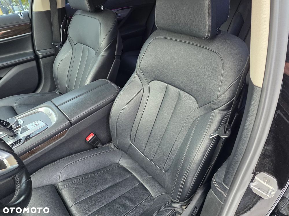 BMW Seria 7 740Li - 28