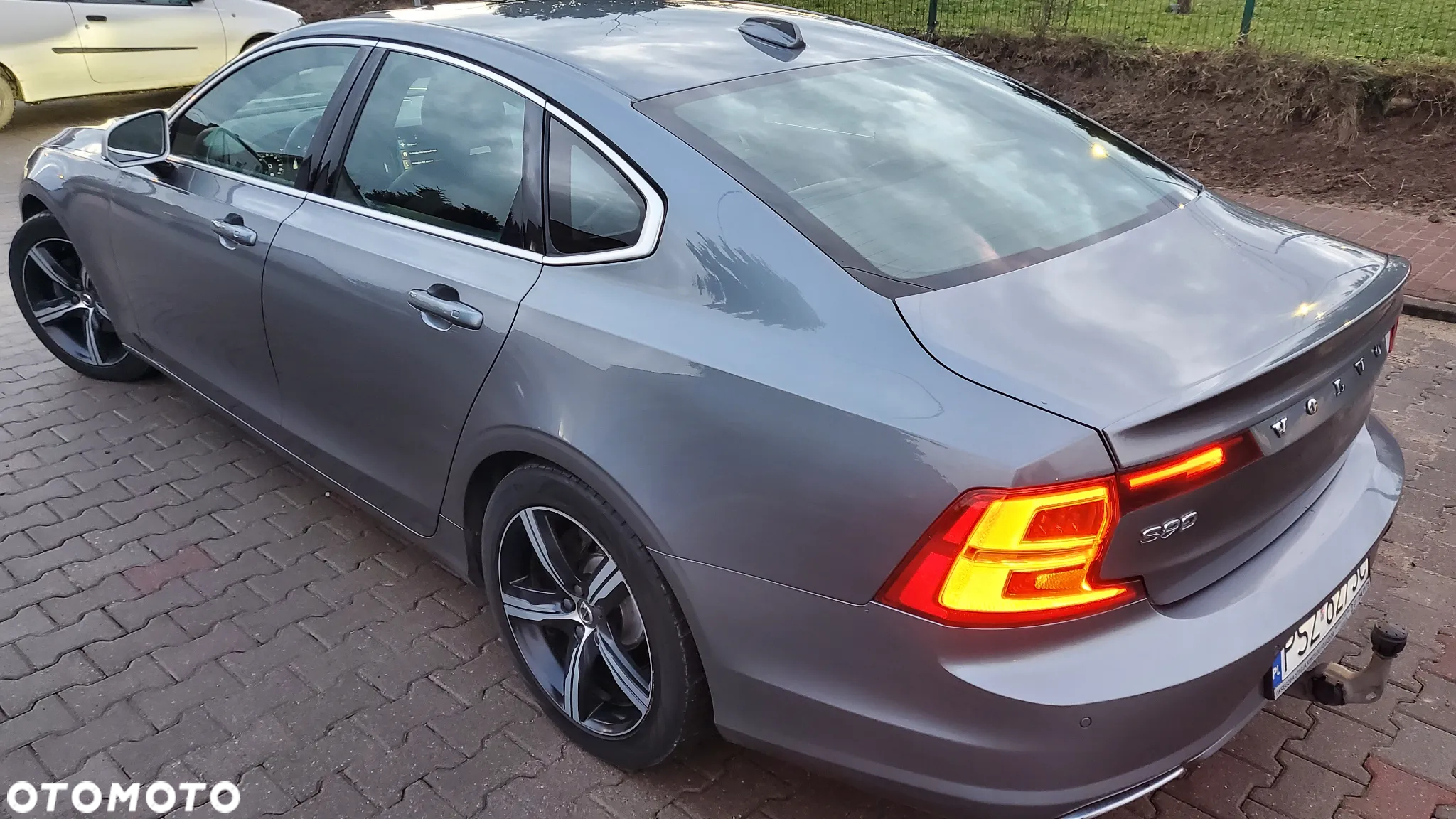 Volvo S90 D4 AWD Geartronic R Design - 6