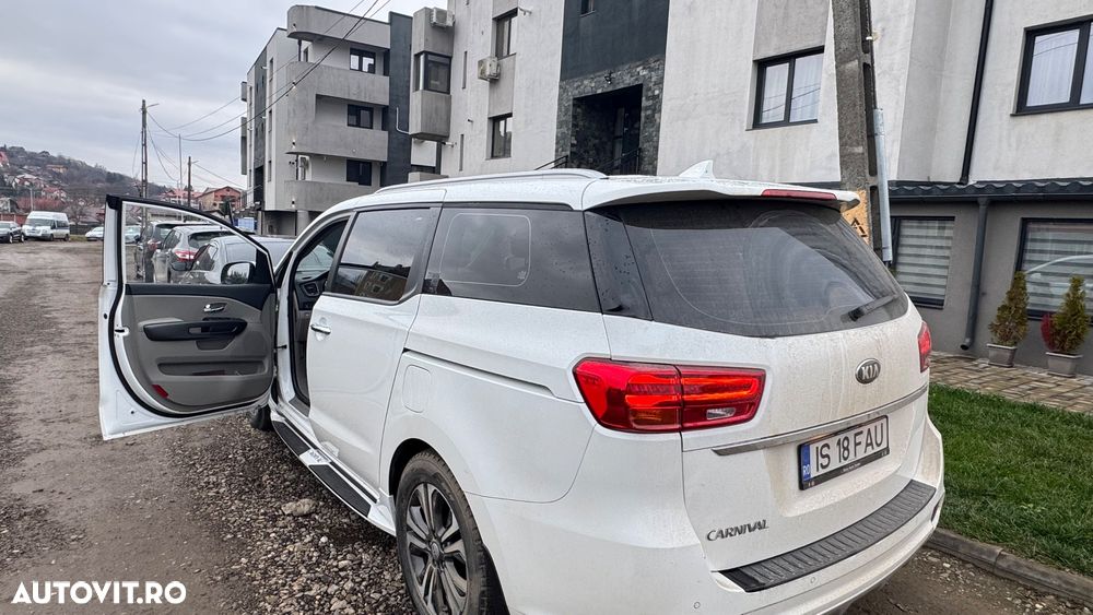 Kia Carnival - 4