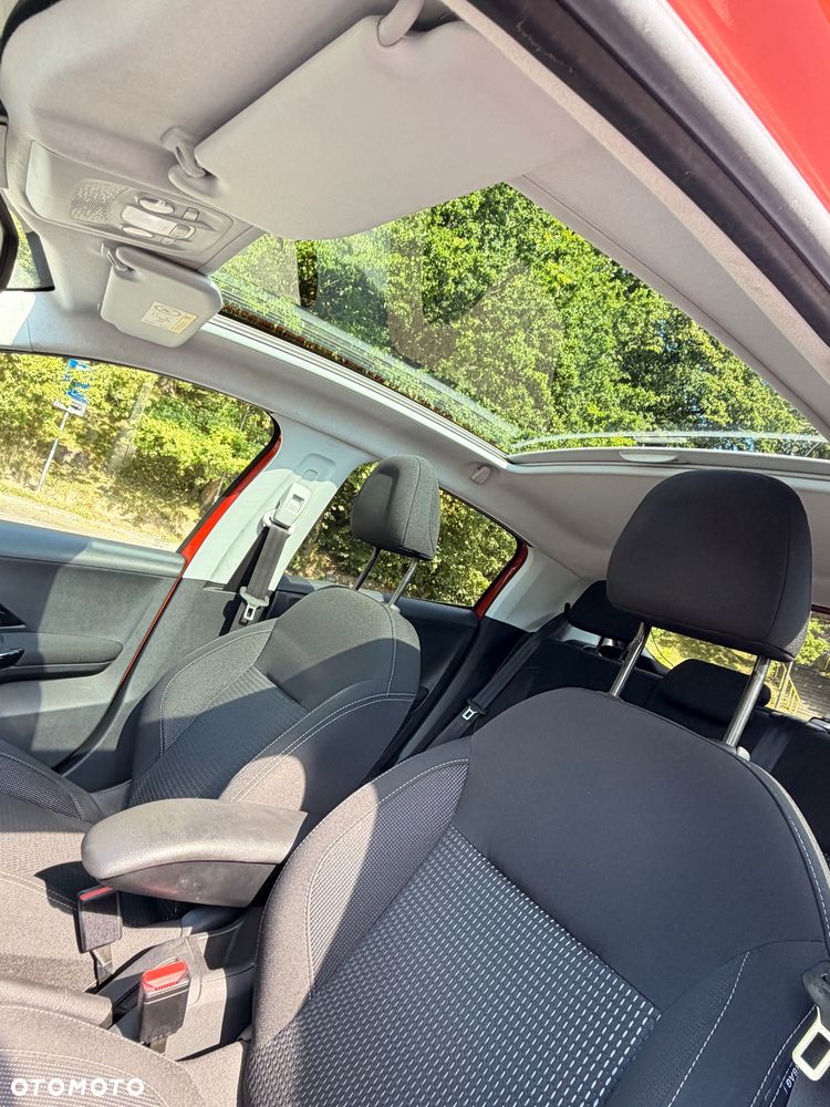 Peugeot 208 - 10