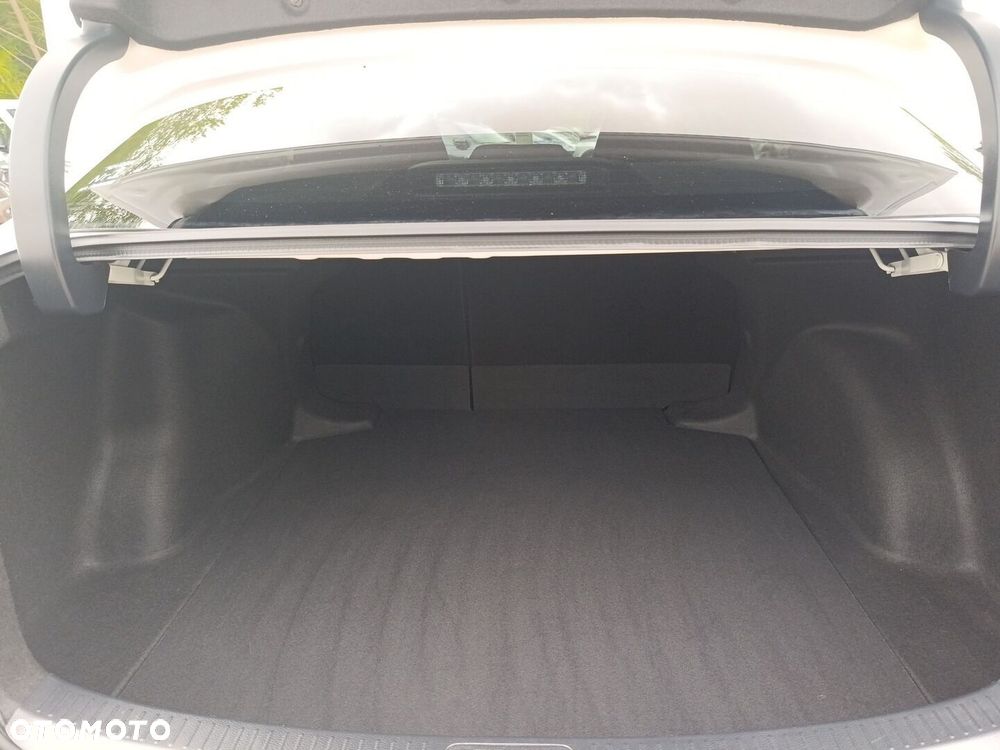 Toyota Corolla 1.8 Hybrid Style - 15