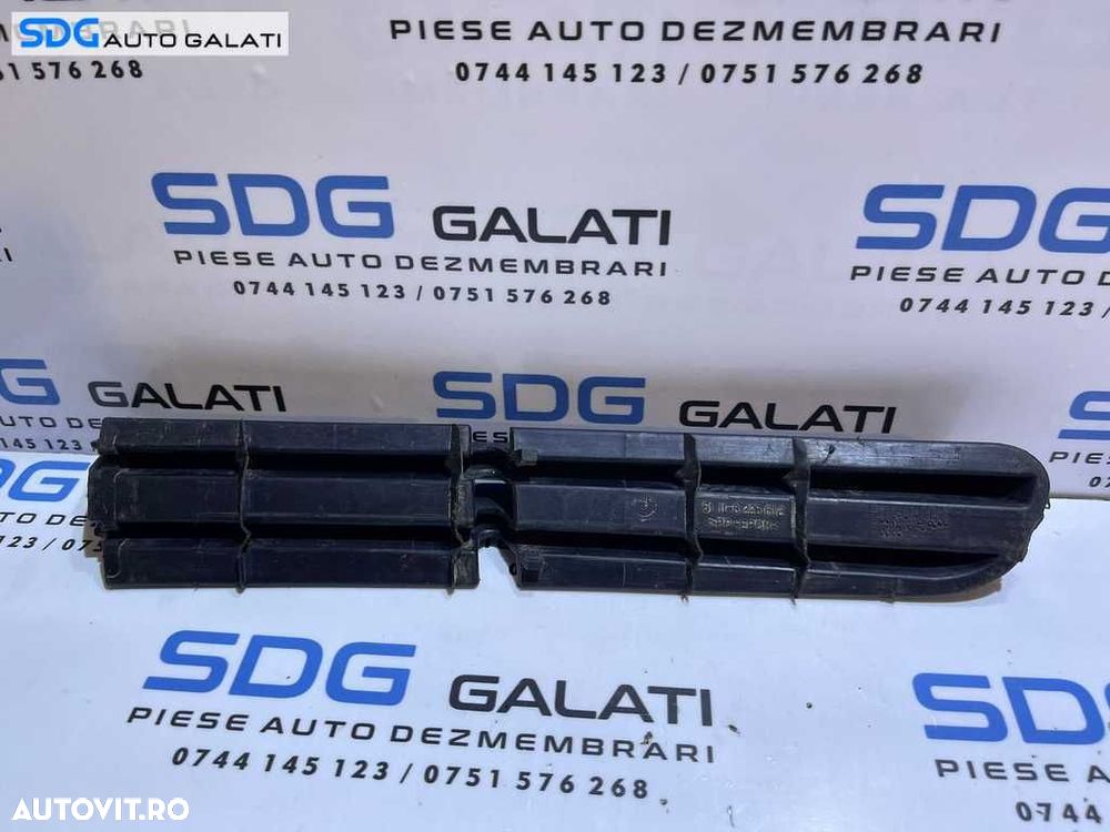 Grila Ornament Bandou Dreapta Spoiler Bara Fata BMW Seria 3 E46 1997 - 2001 Cod 8226612 51118226612 [V0231] - 4