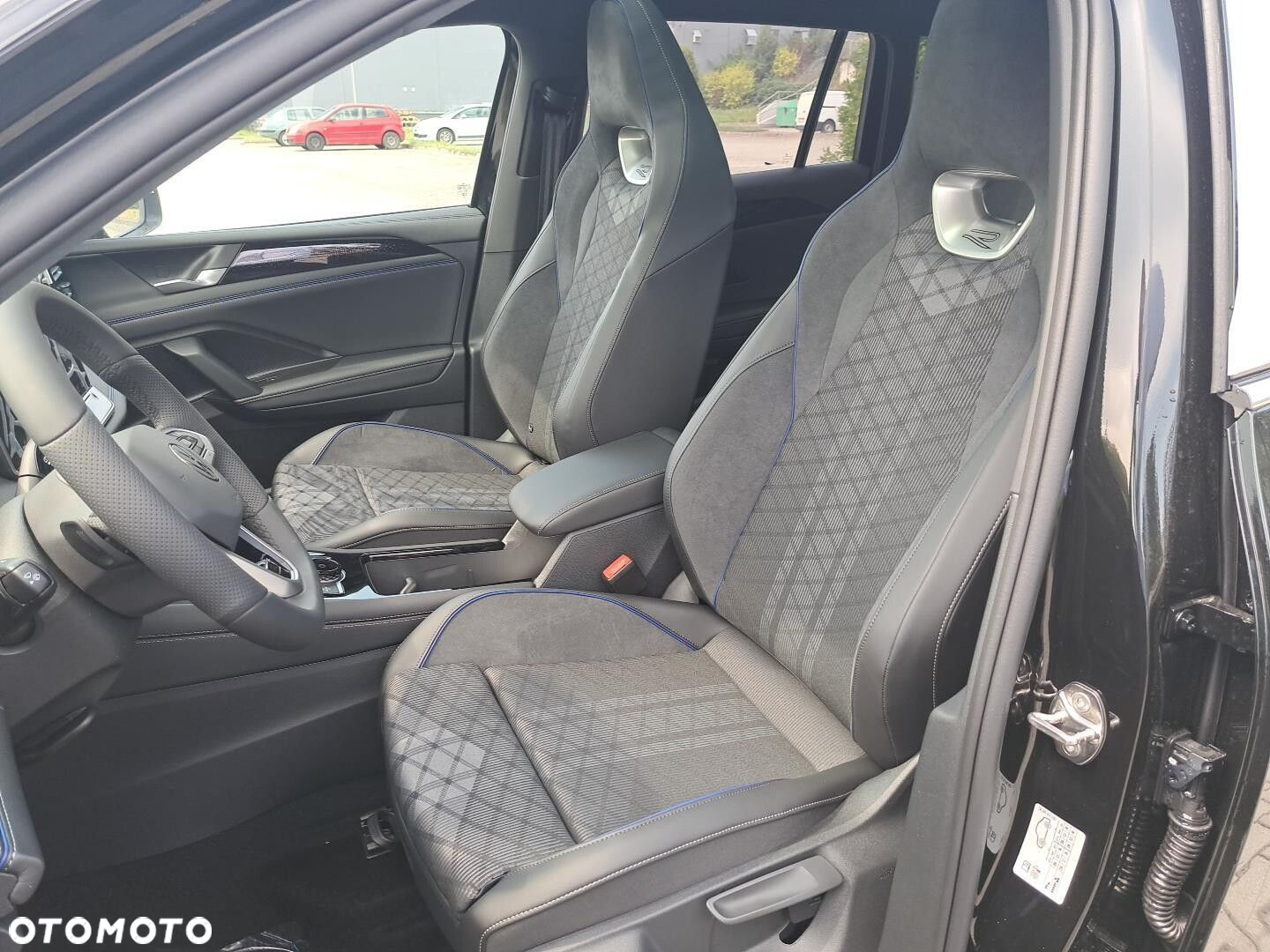 Volkswagen Tiguan - 11