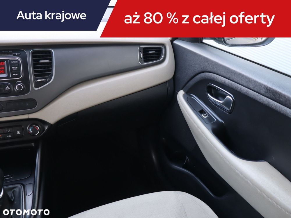 Kia Carens - 10