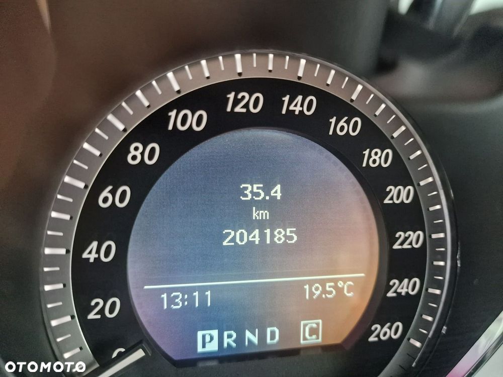 Mercedes-Benz Klasa C 180 BlueEFFICIENCY 7G-TRONIC Avantgarde - 35