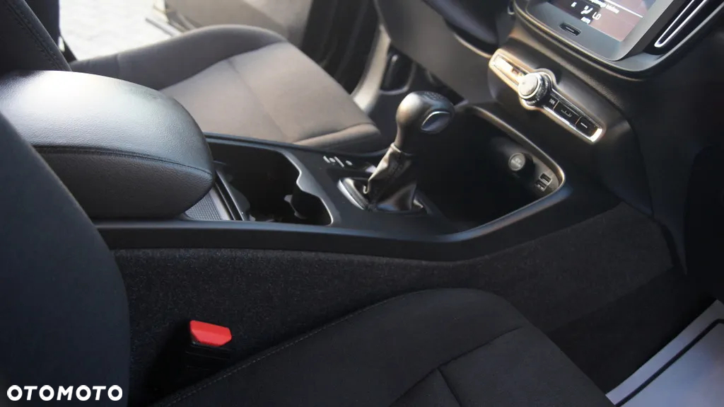 Volvo XC 40 T2 Momentum Core - 37