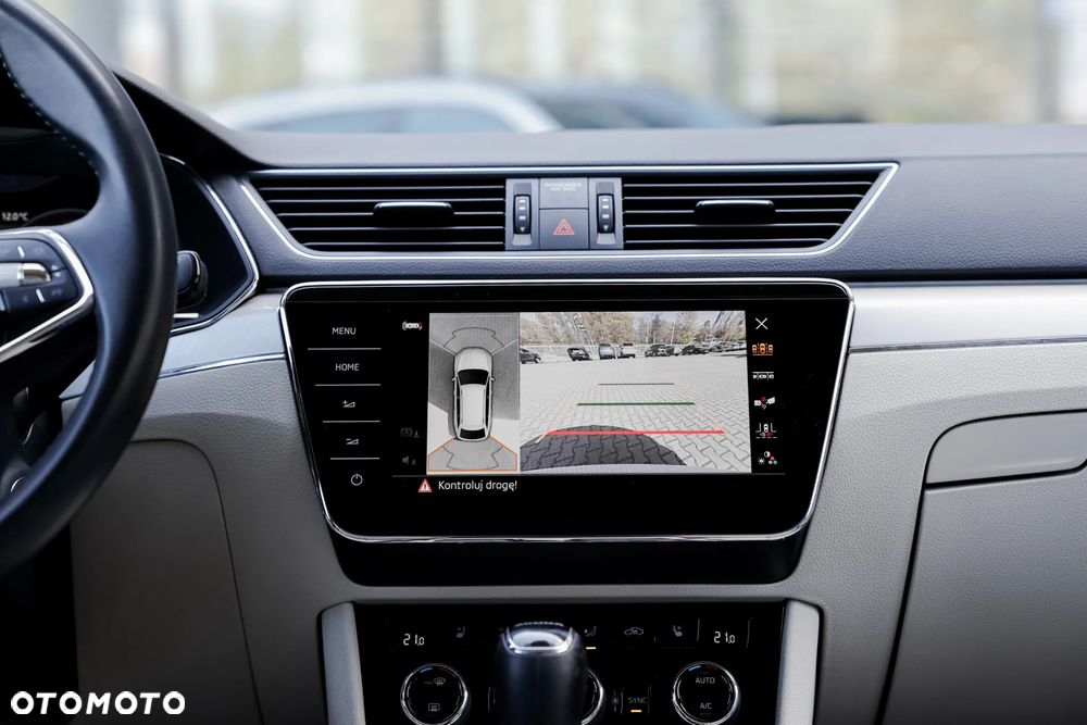 Skoda Superb 2.0 TDI SCR L&K DSG - 24