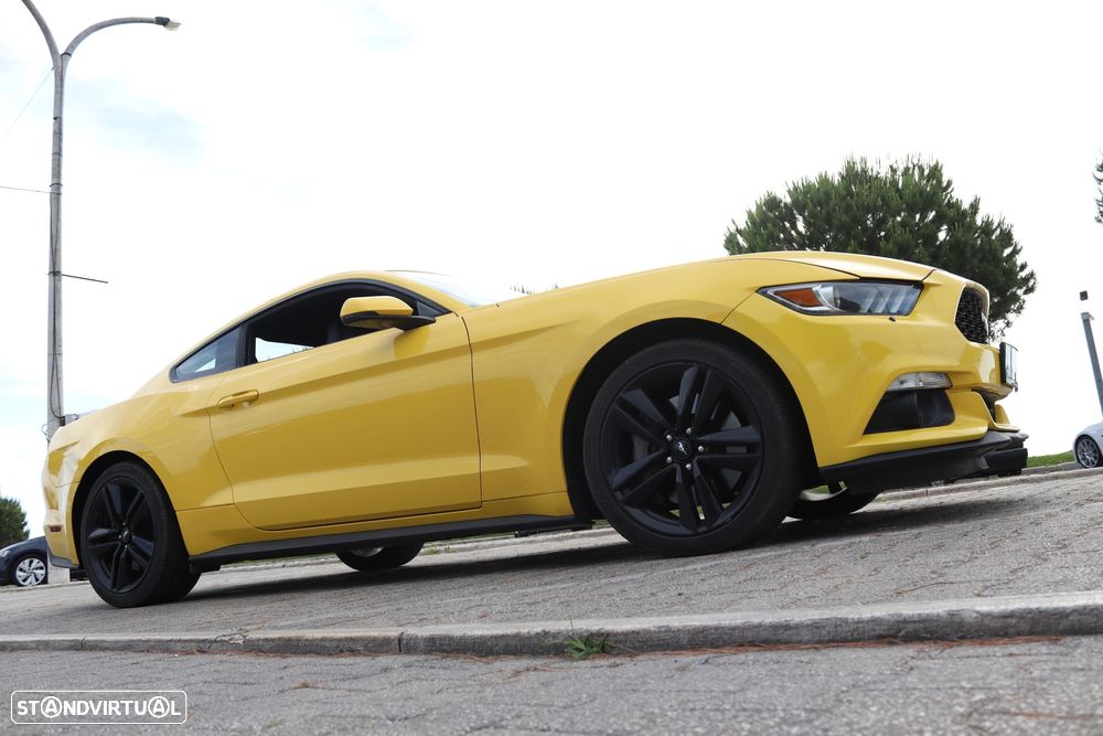 Ford Mustang 2.3i EcoBoost - 13