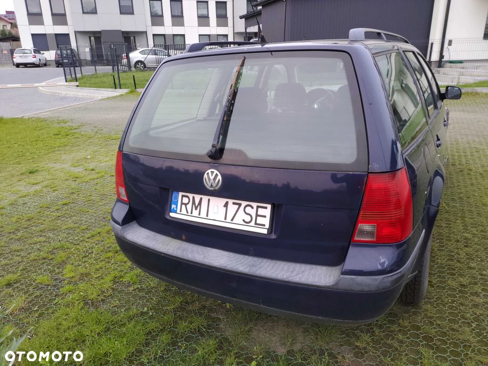 Volkswagen Golf - 4