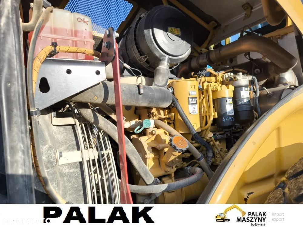 Caterpillar Walec drogowy  CAT CS 64 B , METAL-GUMA  ,2018 rok - 18