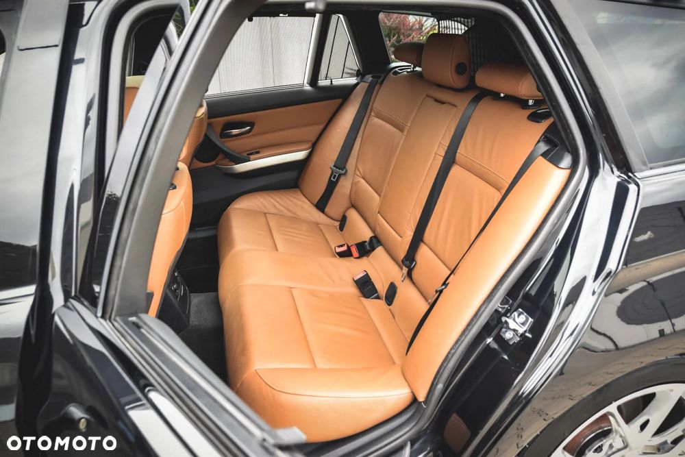 BMW Seria 3 335d - 19