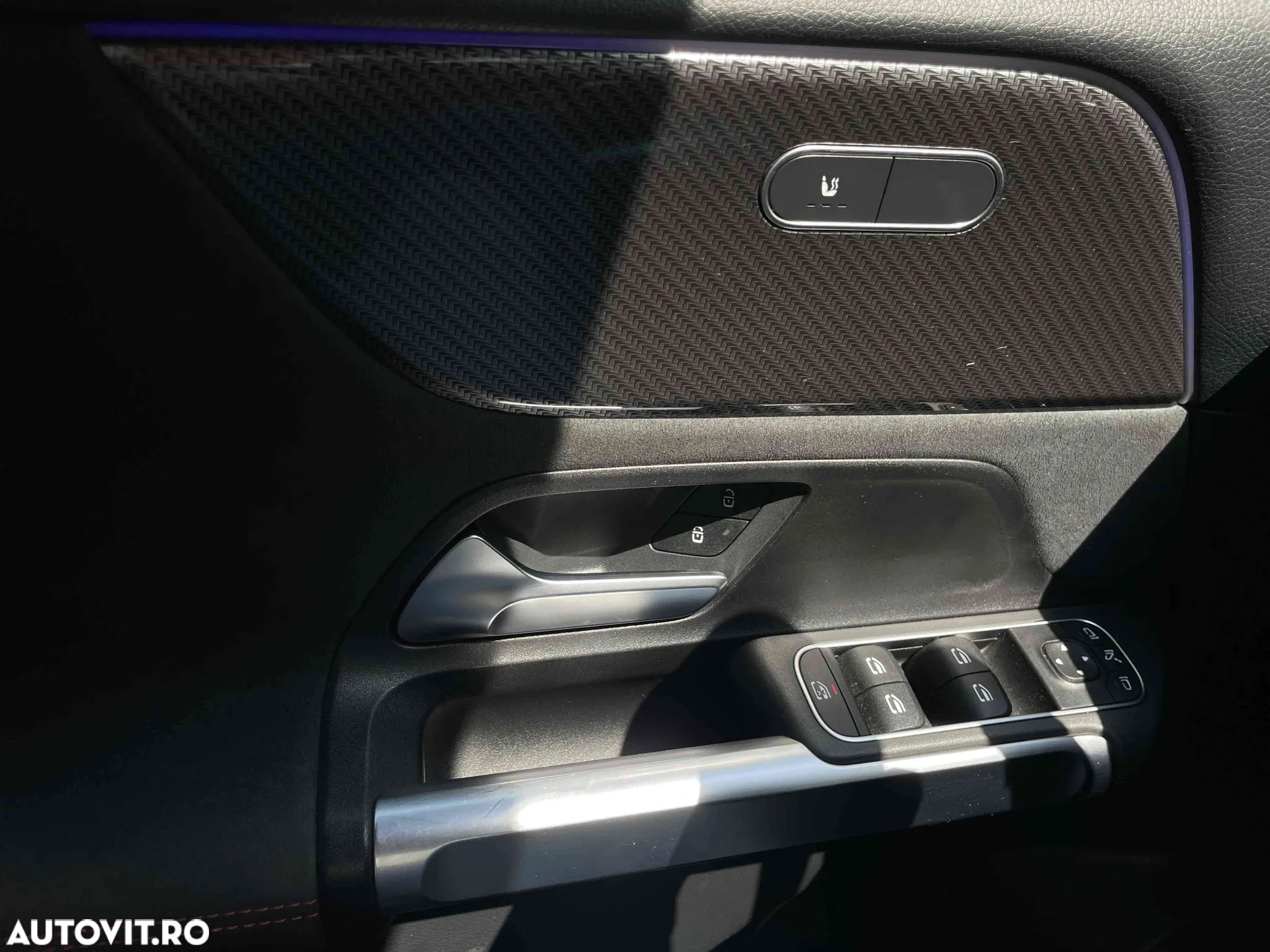 Mercedes-Benz GLB - 11