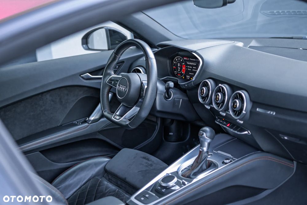 Audi TT Coupé - 8