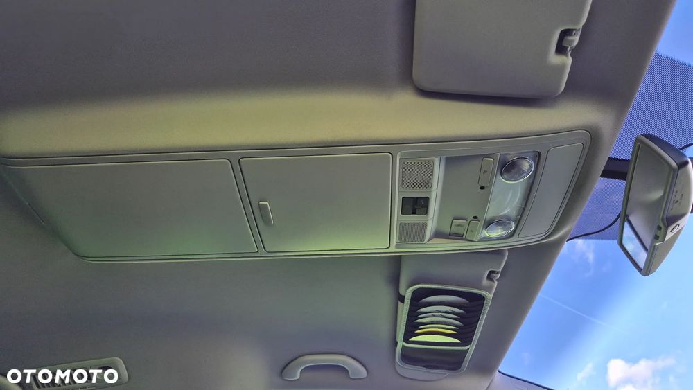 Volkswagen Sharan 2.0 TDI DSG BlueMotion Technology Highline - 24