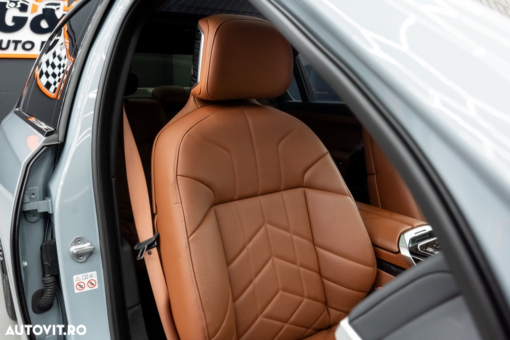 BMW Seria 7 740d xDrive MHEV - 13