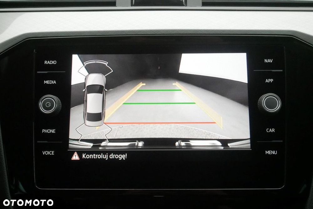 Volkswagen Passat - 21