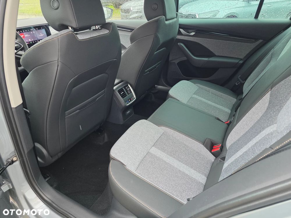 Skoda Octavia 1.5 TSI mHEV Drive Selection DSG - 10