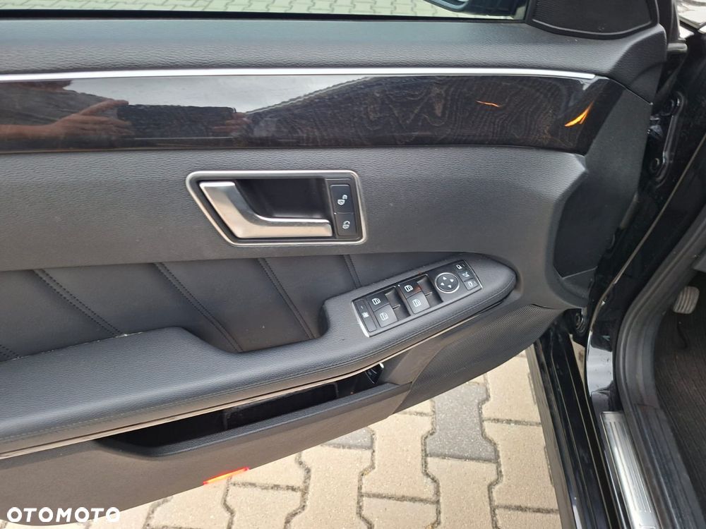 Mercedes-Benz Klasa E 220 CDI BlueEff Elegance - 17