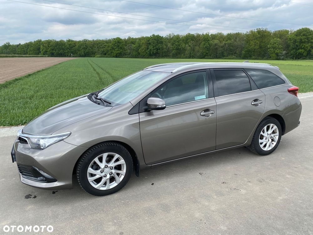 Toyota Auris 1.6 Premium - 13