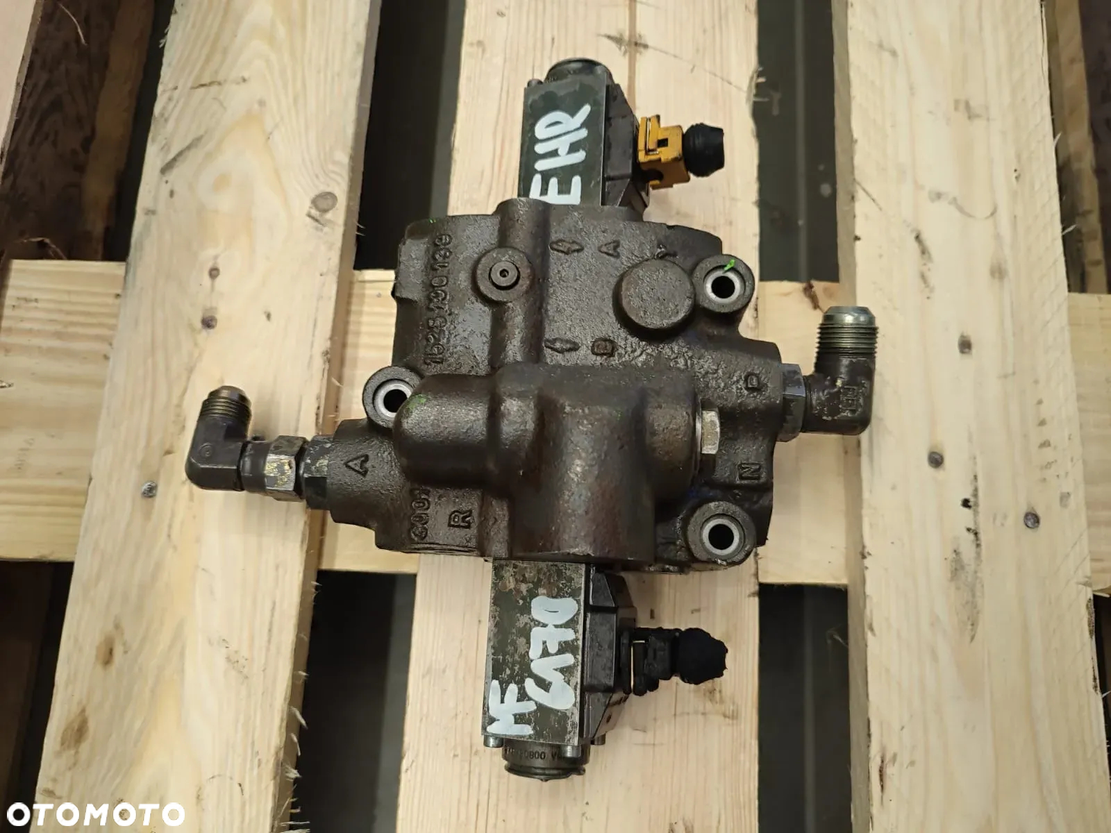 Rozdzielacz 3387006M2 EHR 1525100139 Massey Ferguson 6170 - 4