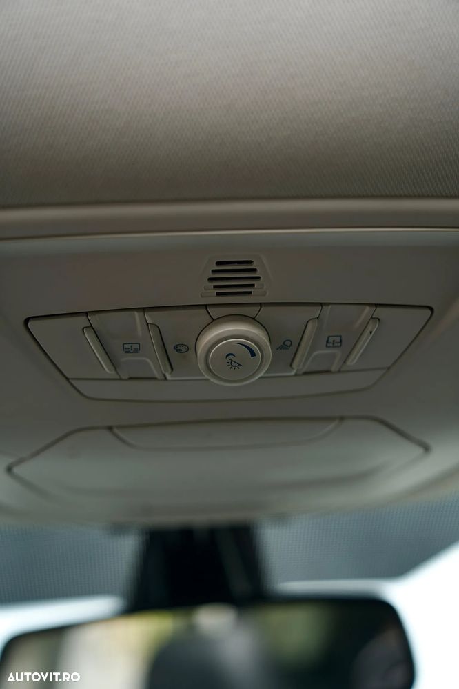 Ford Kuga 2.0 TDCi 4WD Powershift Individual - 11