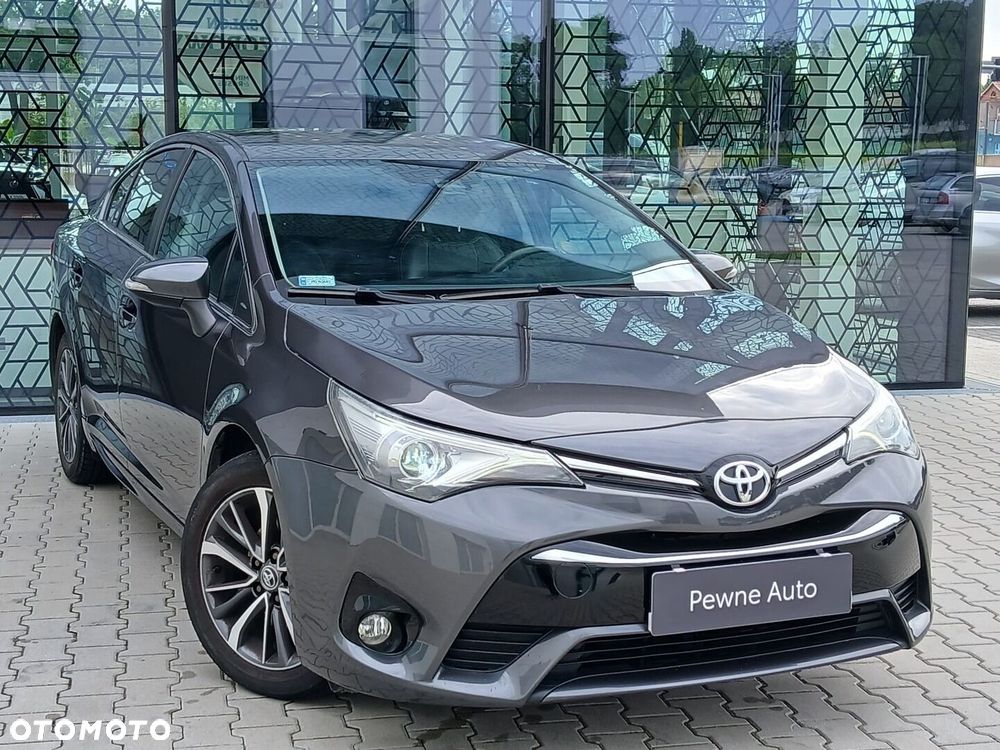 Toyota Avensis 1.8 Premium EU5 - 9