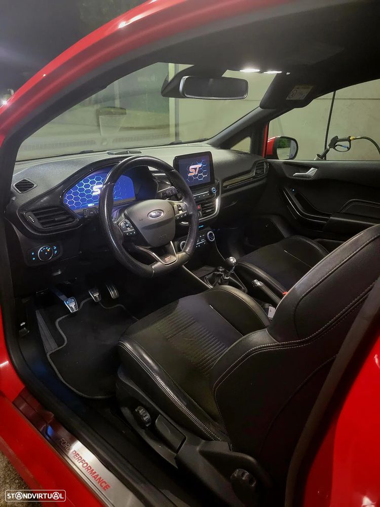 Ford Fiesta 1.5 EcoBoost ST - 9