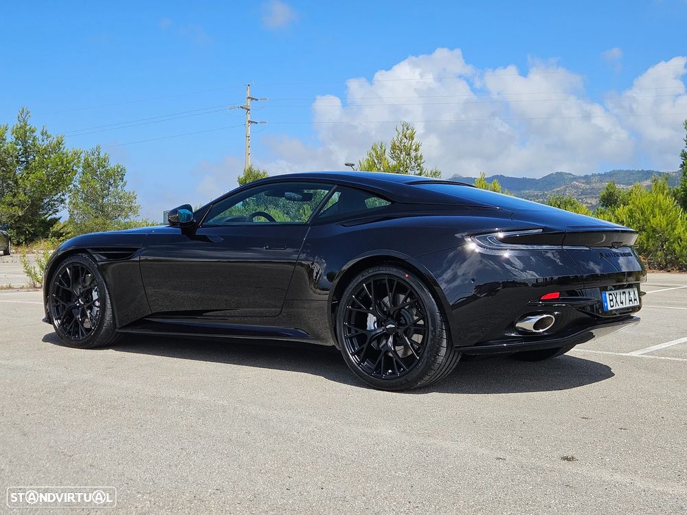 Aston Martin DB12 Coupé V8 - 11