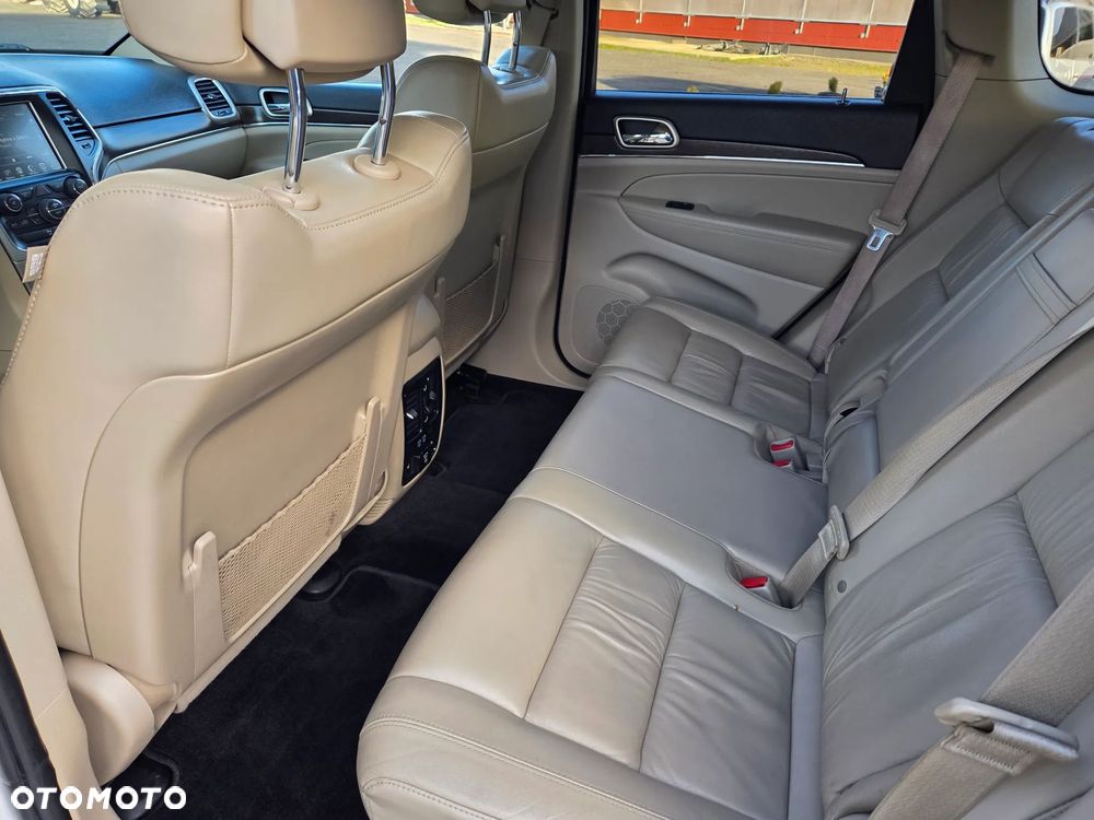 Jeep Grand Cherokee - 13