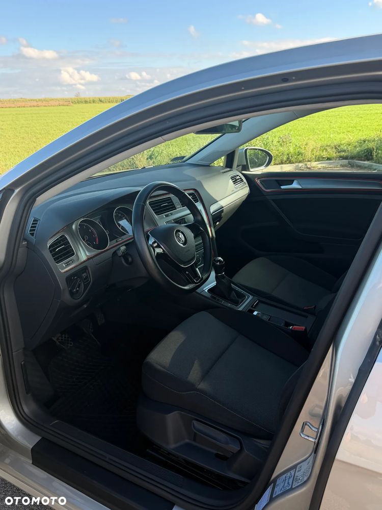 Volkswagen Golf - 11
